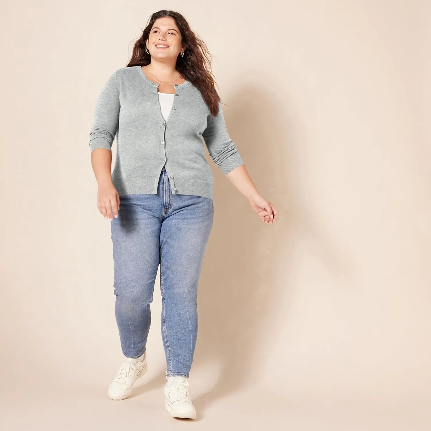 Amazon Essentials Women's Lightweight Crewneck Cardigan Sweater (Available in Plus Size)
